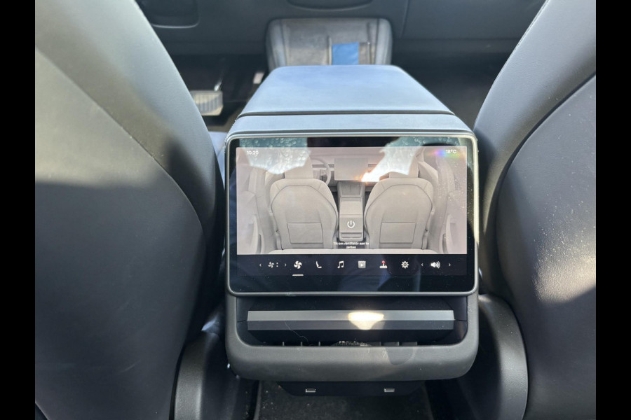 Tesla Model 3 Long Range AWD 78 kWh VAN: 44.900,- VOOR 41.877,- UW HERSFTVOORDEEL: 3.023,- euro. 1e Eigenaar | Origineel NL | BTW-Verrekenbaar | Fabrieksgarantie t/m 2027|
