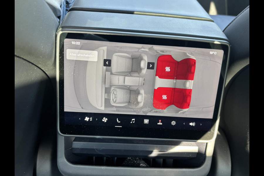 Tesla Model 3 Long Range AWD 78 kWh VAN: 44.900,- VOOR 41.877,- UW HERSFTVOORDEEL: 3.023,- euro. 1e Eigenaar | Origineel NL | BTW-Verrekenbaar | Fabrieksgarantie t/m 2027|