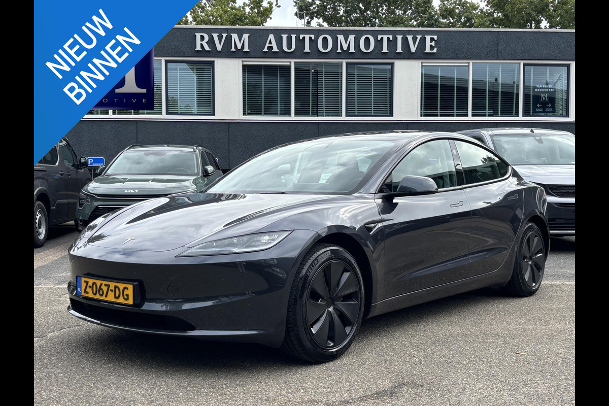 Tesla Model 3 RWD 60 kWh VAN: 38.900,- VOOR: 36.440,- UW HERFSTVOORDEEL: 2.460,- | ORIG. NL | 1E EIGENAAR | VOLLEDIGE TESLA GARANTIE T/M 03-2028/80.000KM | AANDRIJFLIJN EN ACCU T/M 03-2032 OF 160.000KM