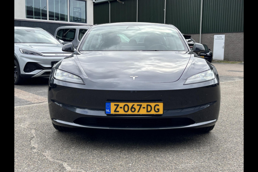 Tesla Model 3 RWD 60 kWh VAN: 38.900,- VOOR: 36.440,- UW HERFSTVOORDEEL: 2.460,- | ORIG. NL | 1E EIGENAAR | VOLLEDIGE TESLA GARANTIE T/M 03-2028/80.000KM | AANDRIJFLIJN EN ACCU T/M 03-2032 OF 160.000KM