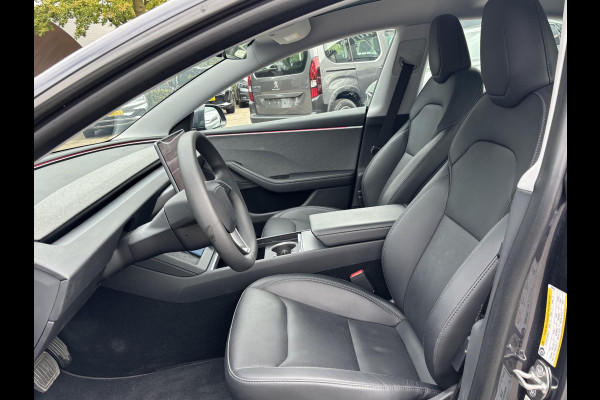 Tesla Model 3 RWD 60 kWh VAN: 38.900,- VOOR: 36.440,- UW HERFSTVOORDEEL: 2.460,- | ORIG. NL | 1E EIGENAAR | VOLLEDIGE TESLA GARANTIE T/M 03-2028/80.000KM | AANDRIJFLIJN EN ACCU T/M 03-2032 OF 160.000KM