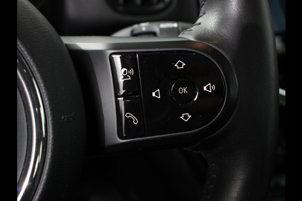 MINI Countryman PHEV 2.0 Cooper S E ALL4 Classic Navigatie Parkeersensoren achter Achteruitrij camera Cruise Control Airco 17” Lichtmetalen Velgen Dakrails Verwarmde voorstoelen LED