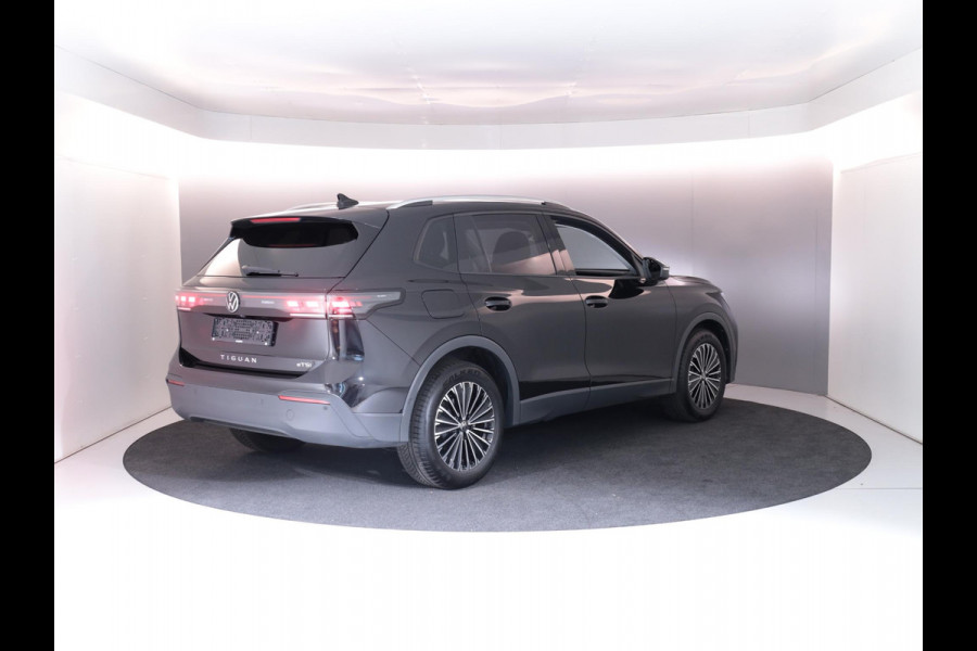 Volkswagen Tiguan 1.5 eTSI Life Edition 130 pk Automaat (DSG) | Navigatie | Elektr. trekhaak | Stoelverwarming | Parkeersensoren | 18"LM velgen  Achteruitrijcamera |