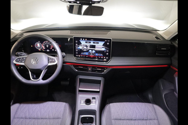 Volkswagen Tiguan 1.5 eTSI Life Edition 130 pk Automaat (DSG) | Navigatie | Elektr. trekhaak | Stoelverwarming | Parkeersensoren | 18"LM velgen  Achteruitrijcamera |