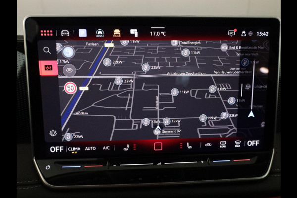 Volkswagen Tiguan 1.5 eTSI Life Edition 130 pk Automaat (DSG) | Navigatie | Elektr. trekhaak | Stoelverwarming | Parkeersensoren | 18"LM velgen  Achteruitrijcamera |