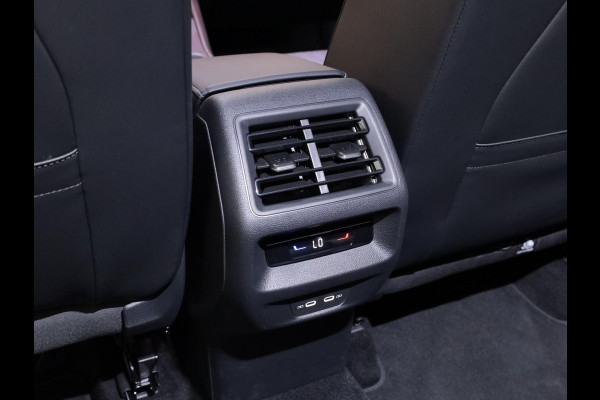 Volkswagen Tiguan 1.5 eTSI Life Edition 130 pk Automaat (DSG) | Navigatie | Elektr. trekhaak | Stoelverwarming | Parkeersensoren | 18"LM velgen  Achteruitrijcamera |