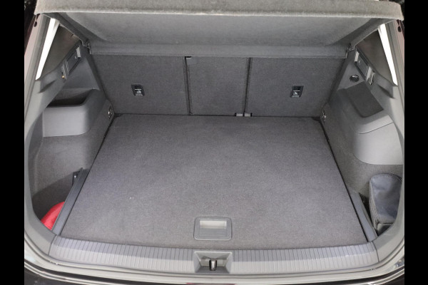 Volkswagen Tiguan 1.5 eTSI Life Edition 130 pk Automaat (DSG) | Navigatie | Elektr. trekhaak | Stoelverwarming | Parkeersensoren | 18"LM velgen  Achteruitrijcamera |