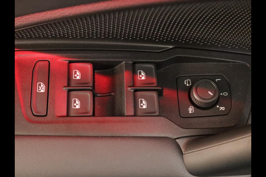 Volkswagen Tiguan 1.5 eTSI Life Edition 130 pk Automaat (DSG) | Navigatie | Elektr. trekhaak | Stoelverwarming | Parkeersensoren | 18"LM velgen  Achteruitrijcamera |