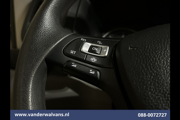 Volkswagen Crafter 2.0 TDI 141pk L3H3 L2H2 Euro6 Airco | Camera | Apple Carplay | Cruisecontrol Android Auto, Parkeersensoren, Bijrijdersbank, 3000kg Trekvermogen, zilver