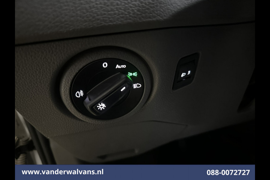 Volkswagen Crafter 2.0 TDI 141pk L3H3 L2H2 Euro6 Airco | Camera | Apple Carplay | Cruisecontrol Android Auto, Parkeersensoren, Bijrijdersbank, 3000kg Trekvermogen, zilver
