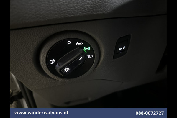 Volkswagen Crafter 2.0 TDI 141pk L3H3 L2H2 Euro6 Airco | Camera | Apple Carplay | Cruisecontrol Android Auto, Parkeersensoren, Bijrijdersbank, 3000kg Trekvermogen, zilver