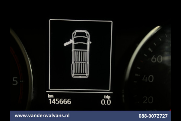 Volkswagen Crafter 2.0 TDI 141pk L3H3 L2H2 Euro6 Airco | Camera | Apple Carplay | Cruisecontrol Android Auto, Parkeersensoren, Bijrijdersbank, 3000kg Trekvermogen, zilver