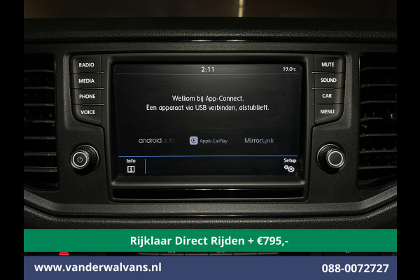 Volkswagen Crafter 2.0 TDI 140pk L3H3 L2H2 Euro6 *Rijklaar Direct Rijden* Airco | Camera | Apple Carplay | Cruisecontrol Parkeersensoren, Android Auto, Chauffeursstoel, Bijrijdersbank, 3000kg trekvermogen, zilver