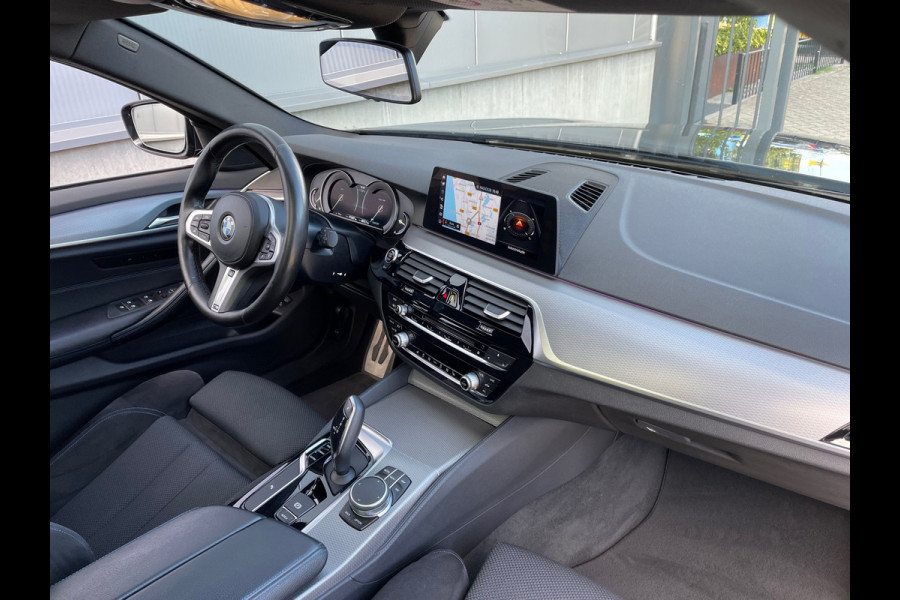 BMW 5 Serie Touring 540i xDrive High Executive PanoramaDak / M-Sport