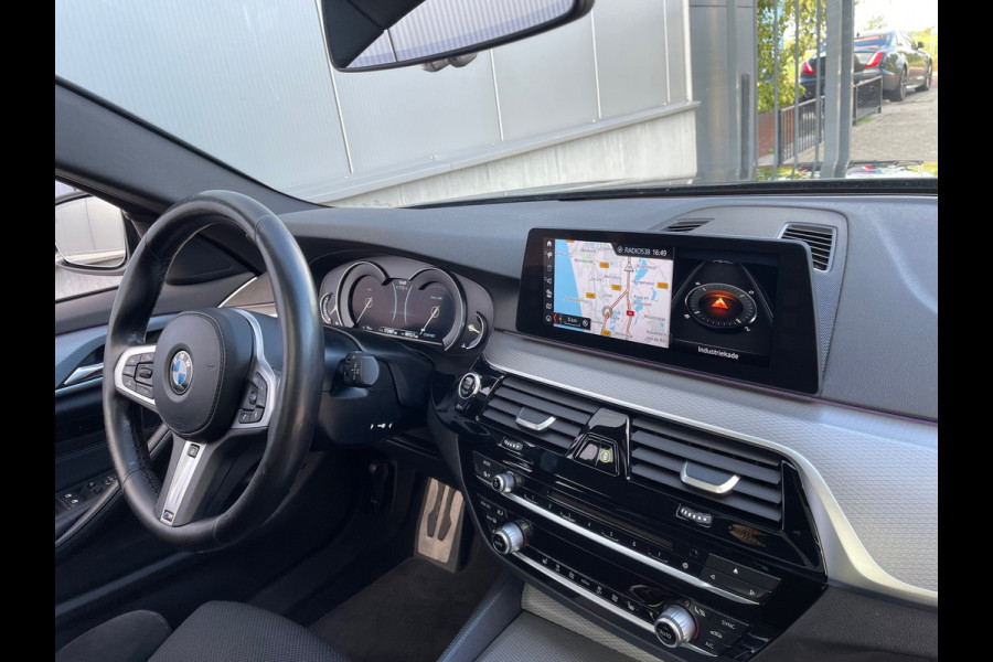 BMW 5 Serie Touring 540i xDrive High Executive PanoramaDak / M-Sport