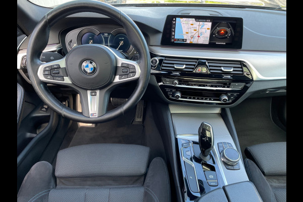 BMW 5 Serie Touring 540i xDrive High Executive PanoramaDak / M-Sport