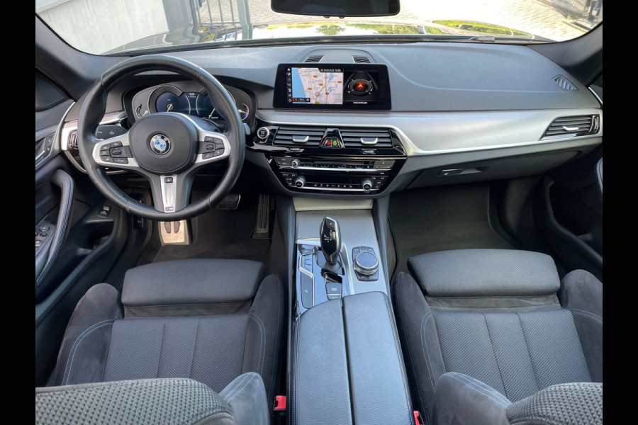BMW 5 Serie Touring 540i xDrive High Executive PanoramaDak / M-Sport