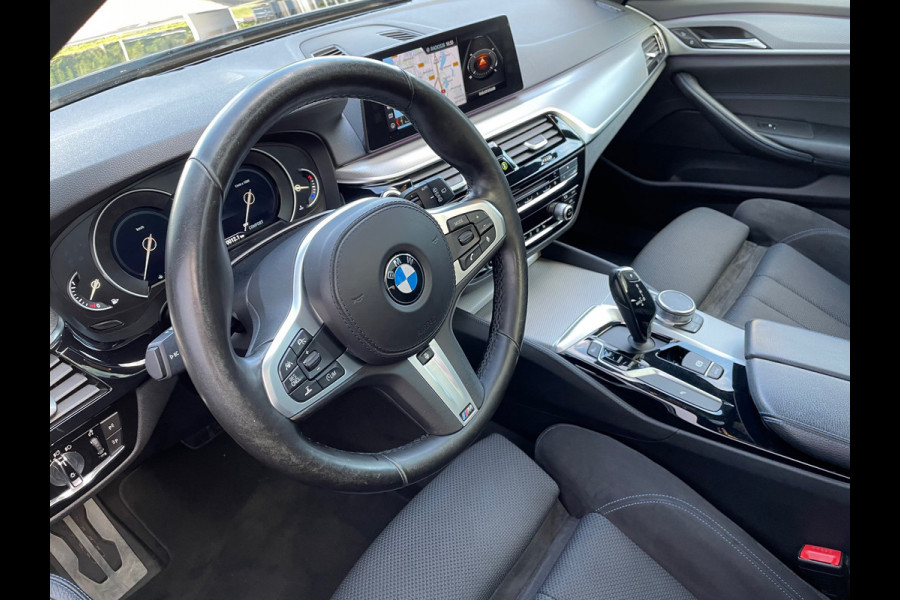 BMW 5 Serie Touring 540i xDrive High Executive PanoramaDak / M-Sport