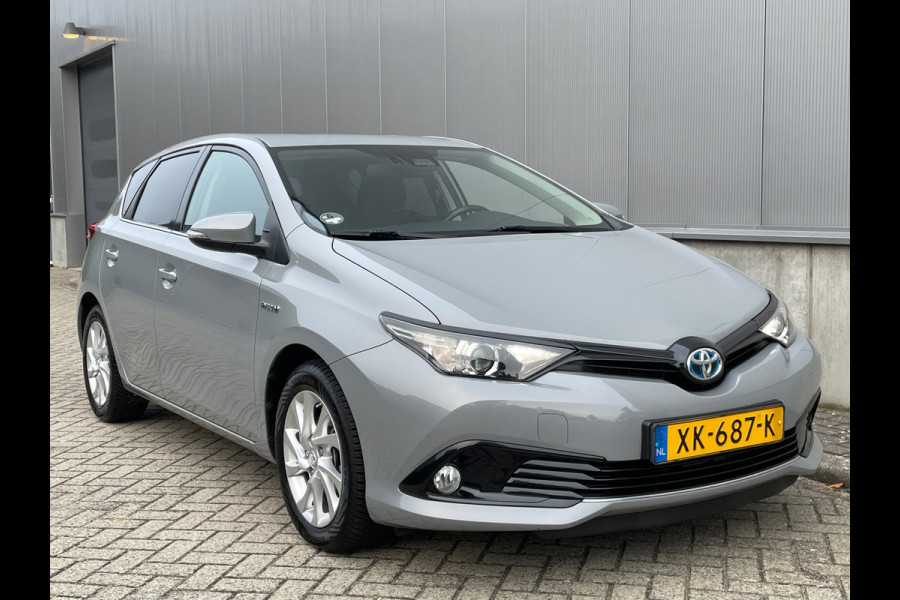Toyota Auris 1.8 Hybrid Energy Plus / Navigatie / Trekhaak Toyota Auris 1.8 Hybrid Energy Plus / Navigatie / Trekhaak