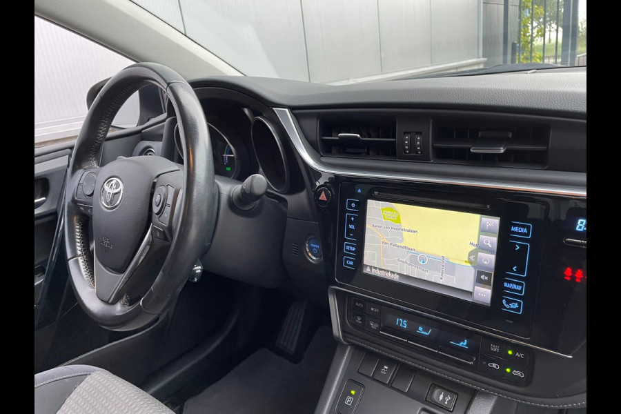 Toyota Auris 1.8 Hybrid Energy Plus / Navigatie / Trekhaak Toyota Auris 1.8 Hybrid Energy Plus / Navigatie / Trekhaak