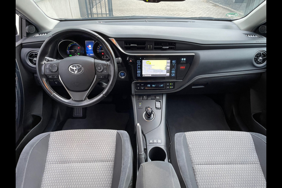 Toyota Auris 1.8 Hybrid Energy Plus / Navigatie / Trekhaak Toyota Auris 1.8 Hybrid Energy Plus / Navigatie / Trekhaak
