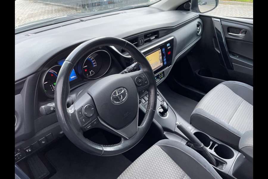 Toyota Auris 1.8 Hybrid Energy Plus / Navigatie / Trekhaak Toyota Auris 1.8 Hybrid Energy Plus / Navigatie / Trekhaak