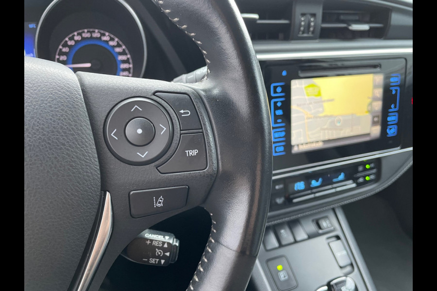 Toyota Auris 1.8 Hybrid Energy Plus / Navigatie / Trekhaak Toyota Auris 1.8 Hybrid Energy Plus / Navigatie / Trekhaak