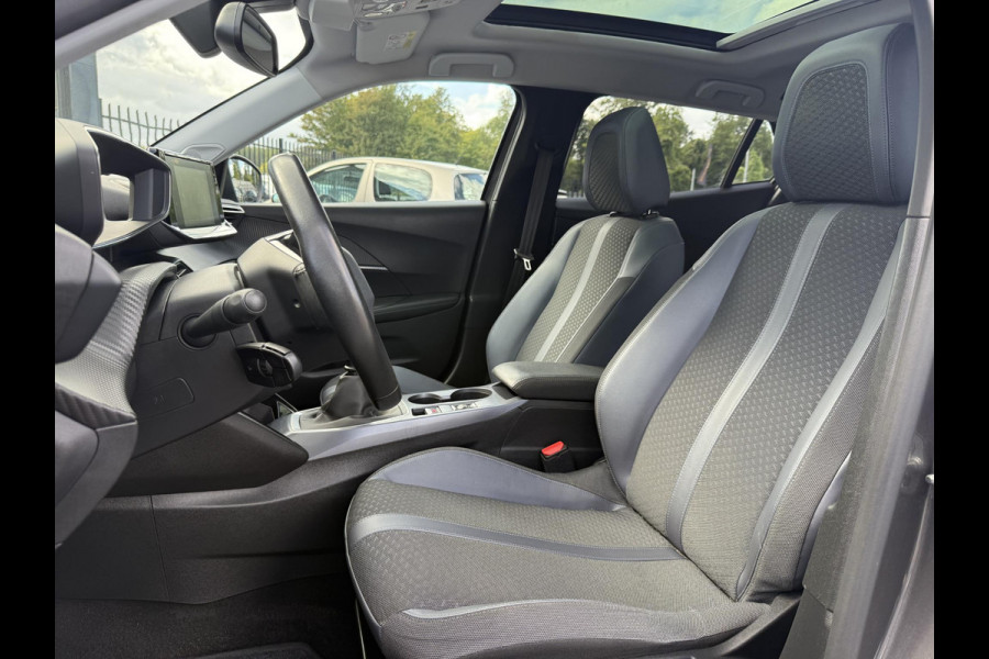 Peugeot 2008 1.2 PureTech Allure Navi,Pano,Clima,Camera,Cruise,PDC,Trekhaak,D-riem v.v. bij 48.000 km,N.A.P,APK tot 04-2026