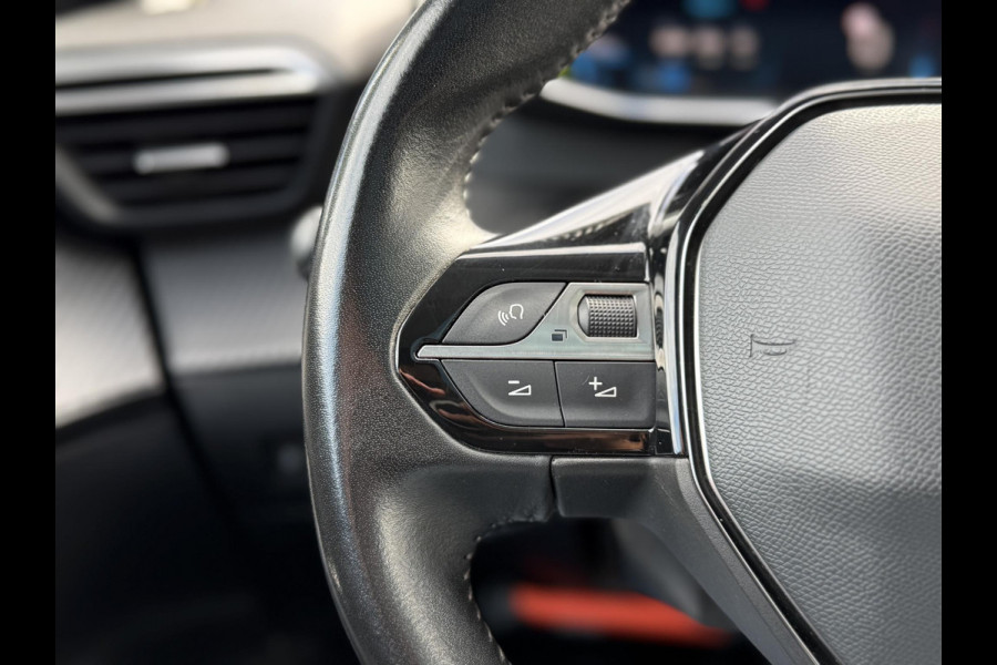 Peugeot 2008 1.2 PureTech Allure Navi,Pano,Clima,Camera,Cruise,PDC,Trekhaak,D-riem v.v. bij 48.000 km,N.A.P,APK tot 04-2026
