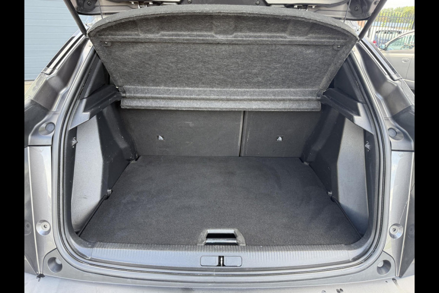 Peugeot 2008 1.2 PureTech Allure Navi,Pano,Clima,Camera,Cruise,PDC,Trekhaak,D-riem v.v. bij 48.000 km,N.A.P,APK tot 04-2026