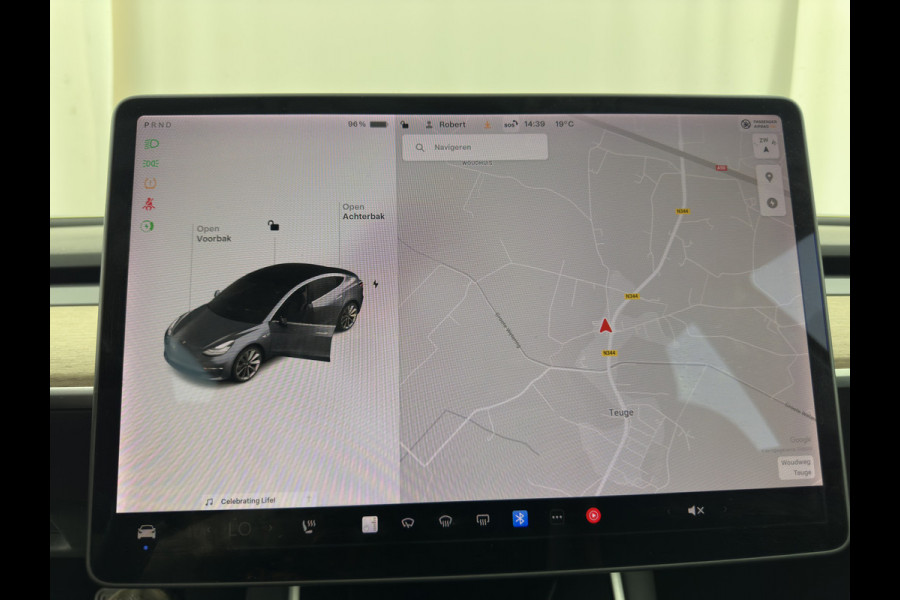 Tesla Model 3 Standard RWD Plus 60 kWh [ 3-Fase ] {SOH-86%} (INCL-BTW) Aut. *PANO | AUTO-PILOT | LUXURY-LEATHER | KEYLESS | FULL-LED | MEMORY-PACK | SURROUND-VIEW | DAB | CARPLAY | DIGI-COCKPIT | LANE-ASSIST | COMFORT-SEATS | TOWBAR | 19"ALU*