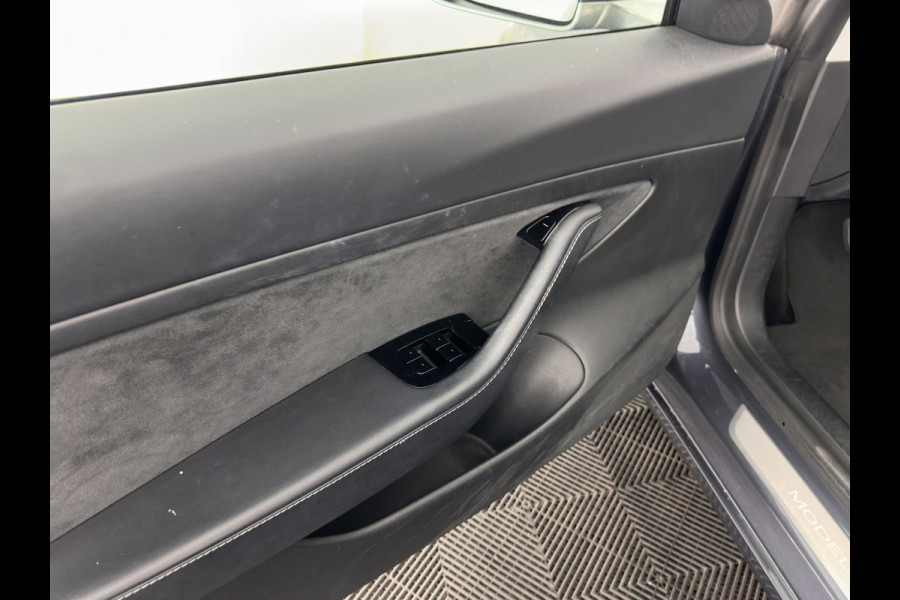 Tesla Model 3 Standard RWD Plus 60 kWh [ 3-Fase ] {SOH-86%} (INCL-BTW) Aut. *PANO | AUTO-PILOT | LUXURY-LEATHER | KEYLESS | FULL-LED | MEMORY-PACK | SURROUND-VIEW | DAB | CARPLAY | DIGI-COCKPIT | LANE-ASSIST | COMFORT-SEATS | TOWBAR | 19"ALU*