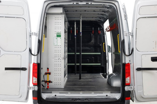 Volkswagen Crafter 35 2.0 TDI 177pk RWD L3H3 (L2H2) Highline LED/Inrichting/Trekhaak 3500kg 05-2020