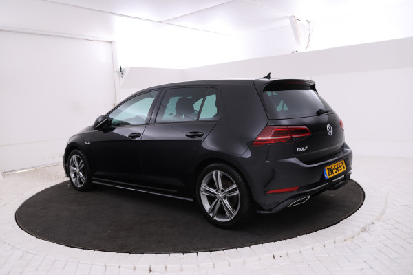 Volkswagen Golf 1.5 TSI Highline Business R Automaat, R-line, climate, Panorama dak.