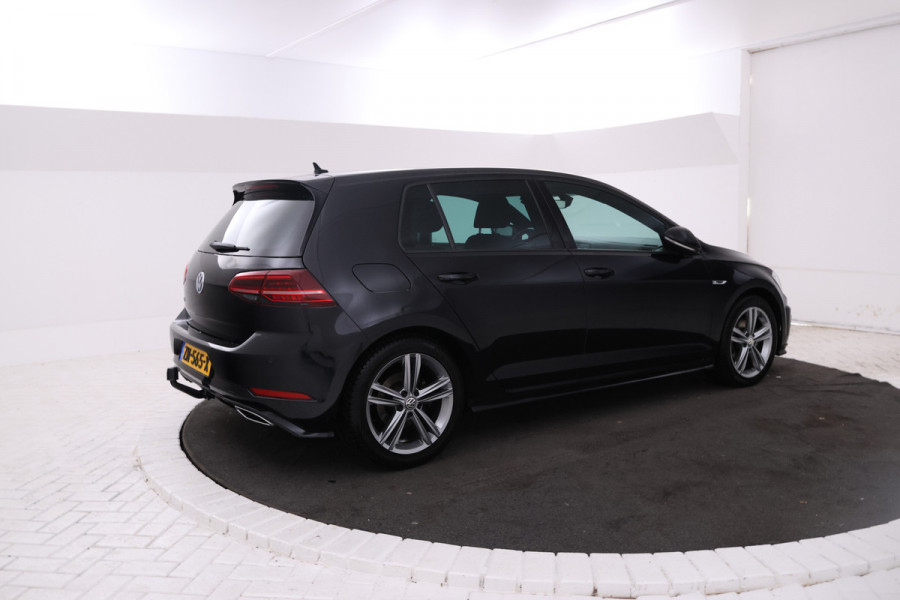 Volkswagen Golf 1.5 TSI Highline Business R Automaat, R-line, climate, Panorama dak.