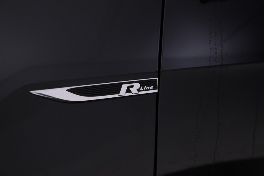 Volkswagen Golf 1.5 TSI Highline Business R Automaat, R-line, climate, Panorama dak.