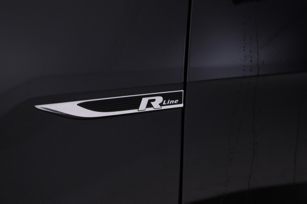 Volkswagen Golf 1.5 TSI Highline Business R Automaat, R-line, climate, Panorama dak.