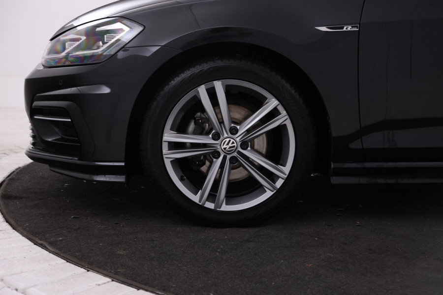 Volkswagen Golf 1.5 TSI Highline Business R Automaat, R-line, climate, Panorama dak.