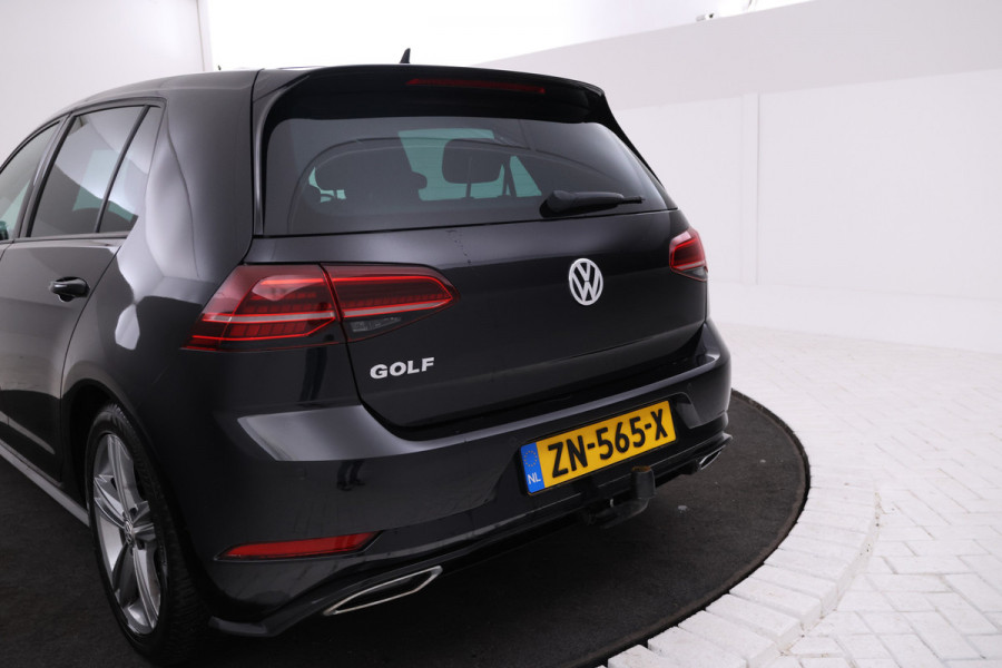 Volkswagen Golf 1.5 TSI Highline Business R Automaat, R-line, climate, Panorama dak.