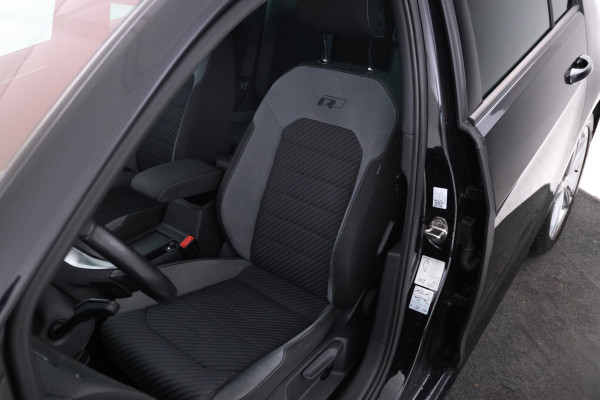 Volkswagen Golf 1.5 TSI Highline Business R Automaat, R-line, climate, Panorama dak.