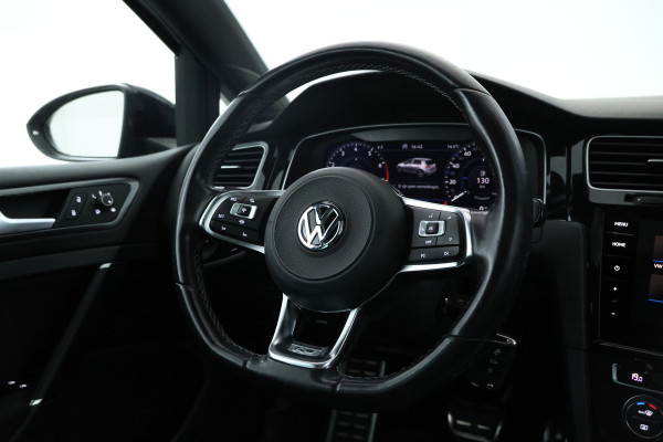 Volkswagen Golf 1.5 TSI Highline Business R Automaat, R-line, climate, Panorama dak.