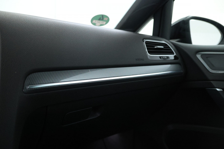 Volkswagen Golf 1.5 TSI Highline Business R Automaat, R-line, climate, Panorama dak.