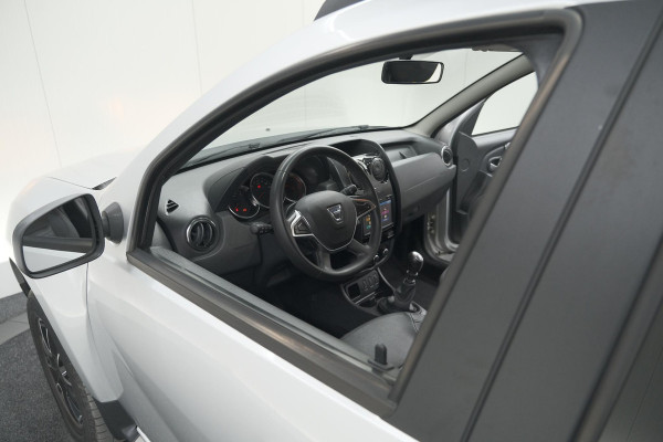 Dacia Duster TCe 120 4x2 Blackshadow | Trekhaak | Camera | Navigatie | Parkeersensoren