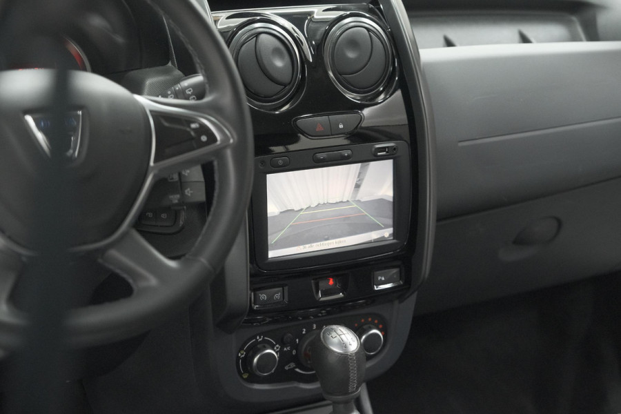 Dacia Duster TCe 120 4x2 Blackshadow | Trekhaak | Camera | Navigatie | Parkeersensoren