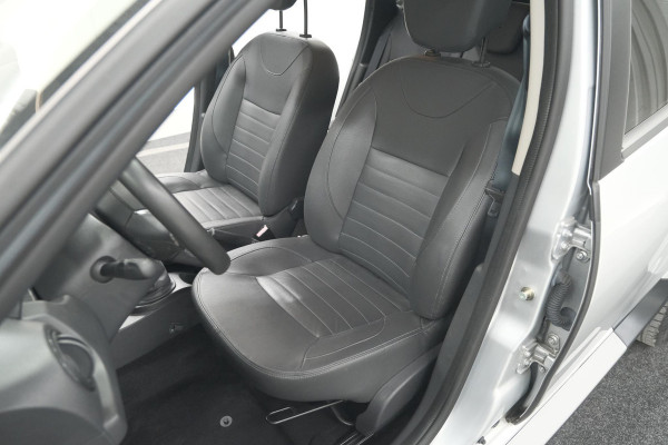 Dacia Duster TCe 120 4x2 Blackshadow | Trekhaak | Camera | Navigatie | Parkeersensoren