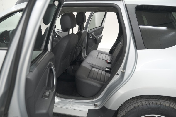 Dacia Duster TCe 120 4x2 Blackshadow | Trekhaak | Camera | Navigatie | Parkeersensoren