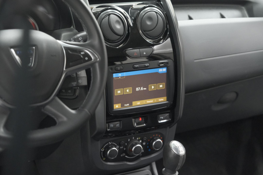 Dacia Duster TCe 120 4x2 Blackshadow | Trekhaak | Camera | Navigatie | Parkeersensoren