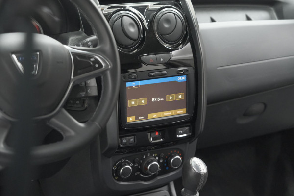 Dacia Duster TCe 120 4x2 Blackshadow | Trekhaak | Camera | Navigatie | Parkeersensoren