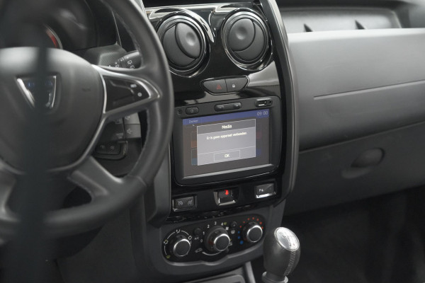Dacia Duster TCe 120 4x2 Blackshadow | Trekhaak | Camera | Navigatie | Parkeersensoren