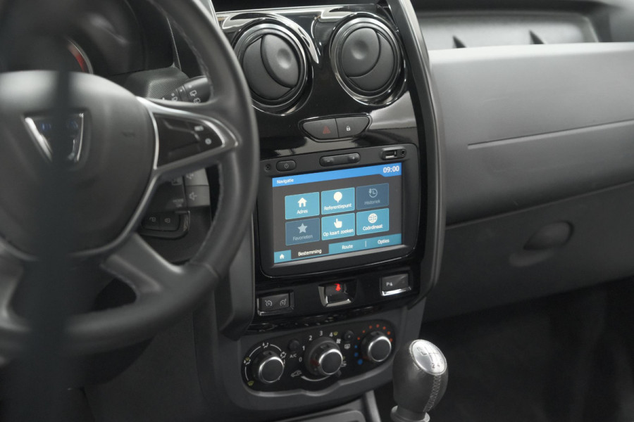 Dacia Duster TCe 120 4x2 Blackshadow | Trekhaak | Camera | Navigatie | Parkeersensoren